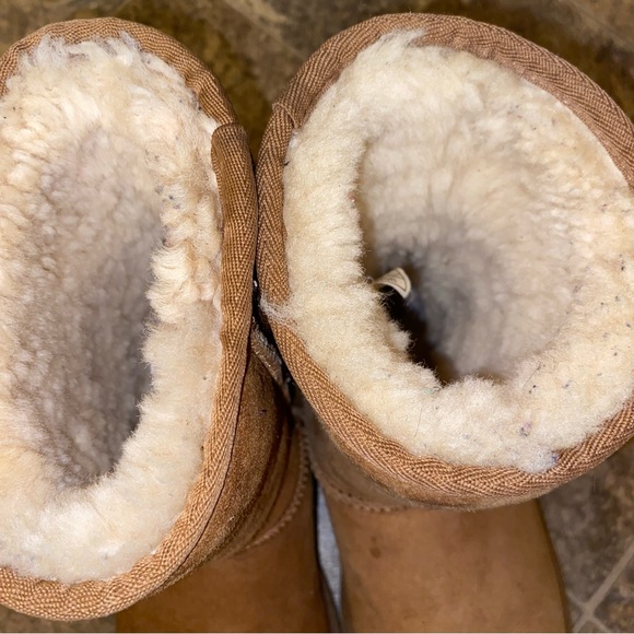 Ugg Classic Boots - Picture 4 of 7